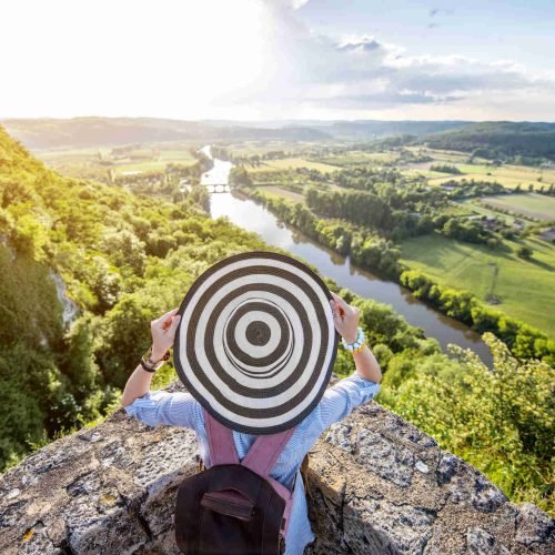 woman traveling in france 2023 11 27 05 16 47 utc easy resize.com .jpg